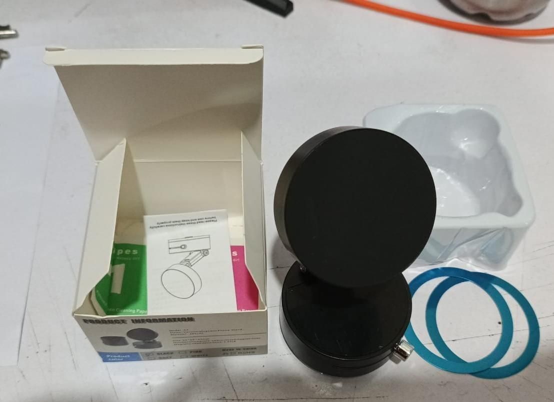 Vacuum Magnetic Car Phone Holder